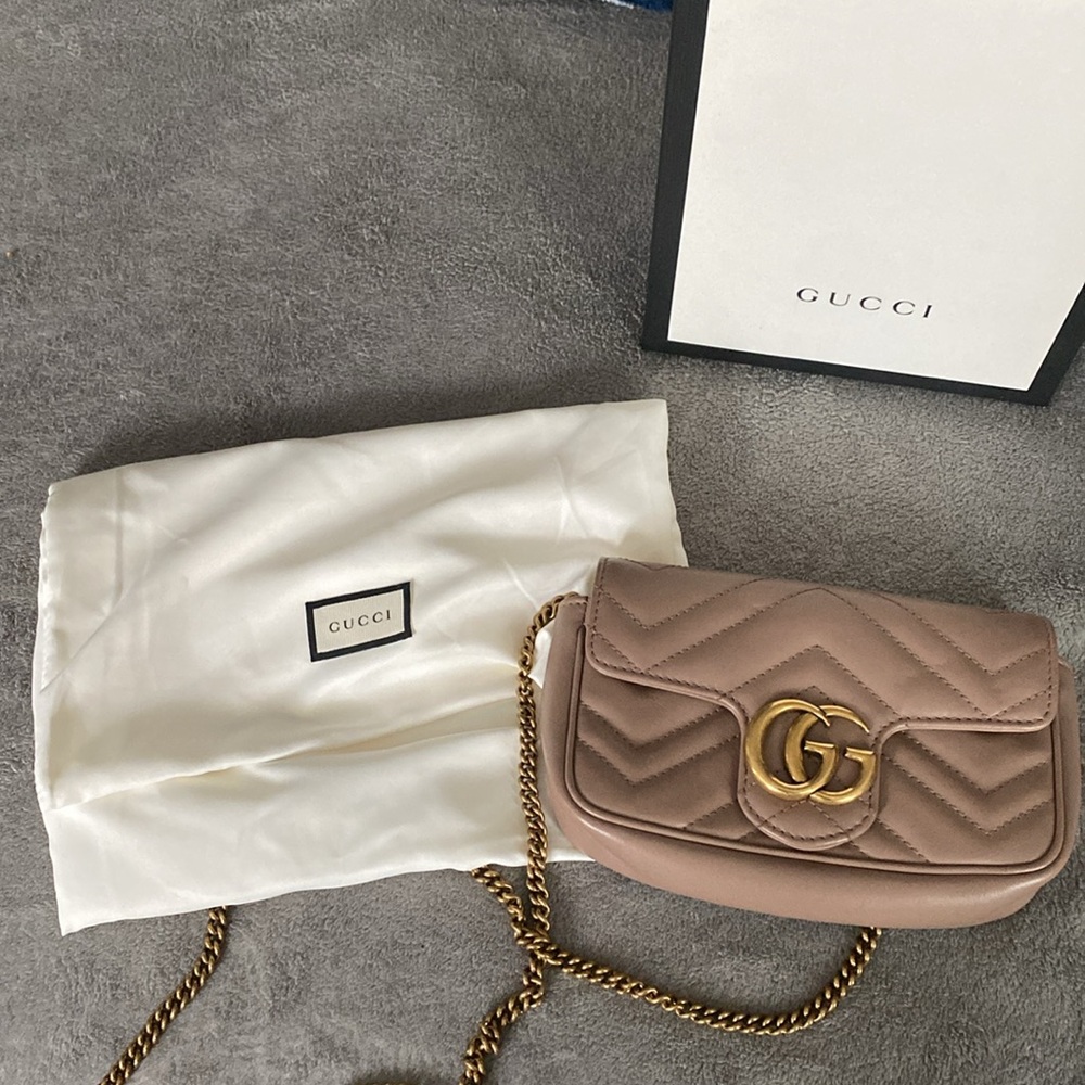 Gucci GG Marmont Super Mini Quilted Leather Shoulder Bag - Picture 3 of 8
